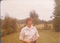 Sofija Tėčio namo kieme. Niagara Falls 1975